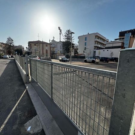 Appartamento Con Posto Auto Privato A Marina Centro Mare Rimini Exterior photo